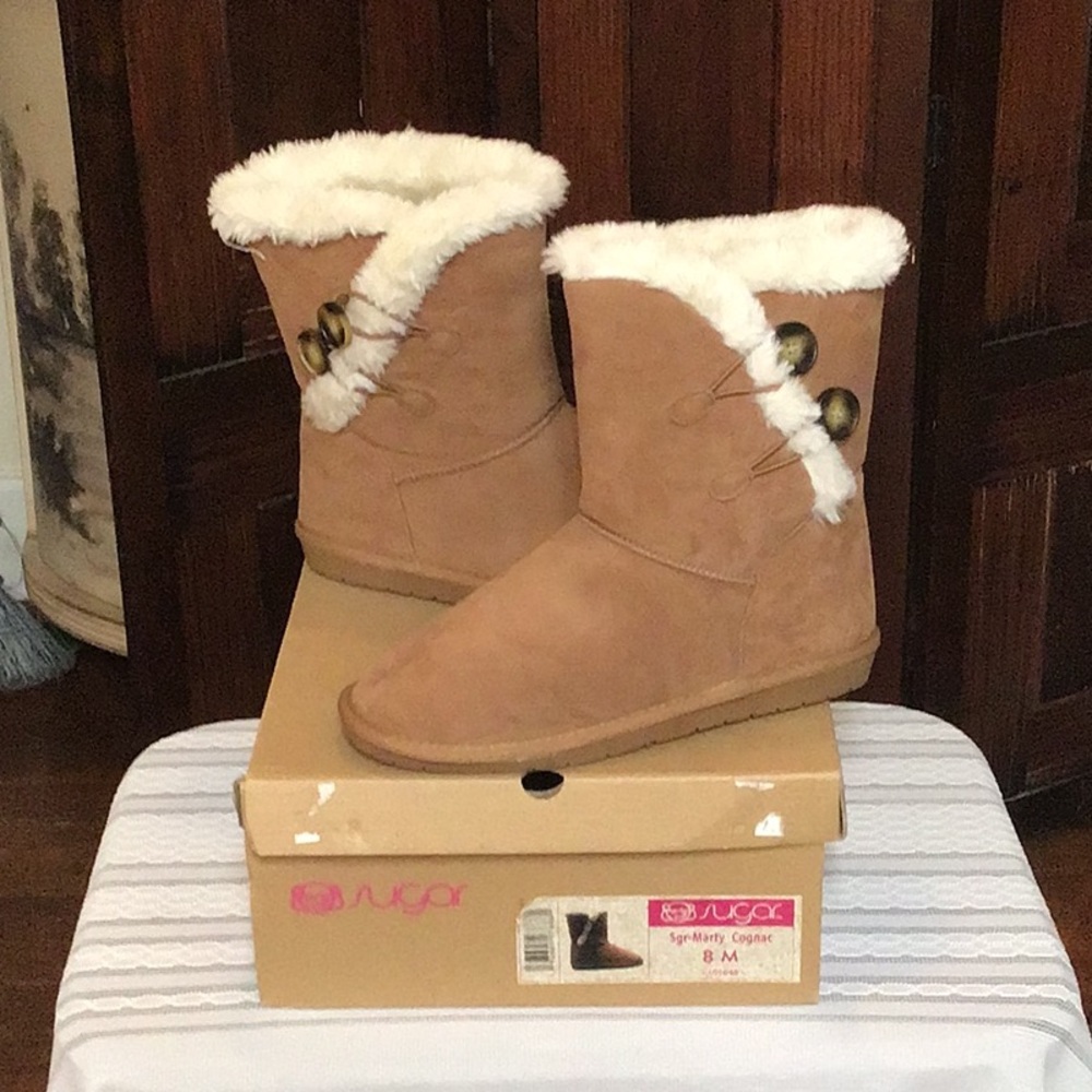 Sugar boots size 8